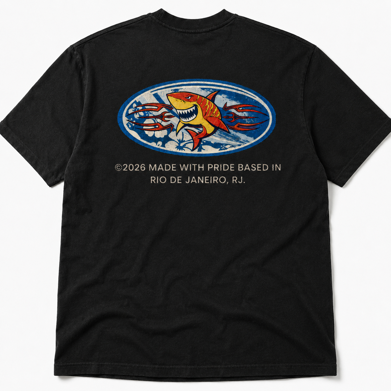 Costas da camiseta Mocca Surf Fire Shark